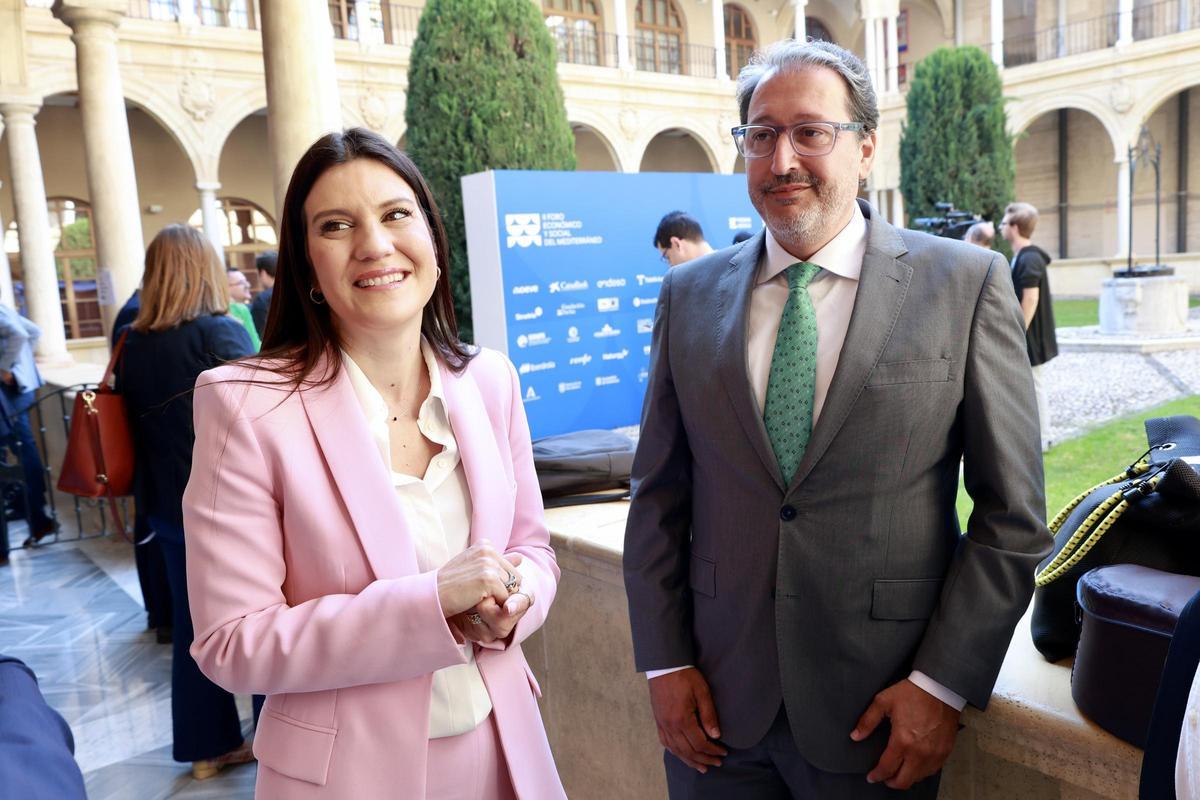 La concejal de Urbanismo y Medio Ambiente en Lorca y el director general de Ordenación del Territorio, Francisco Javier Rollán.