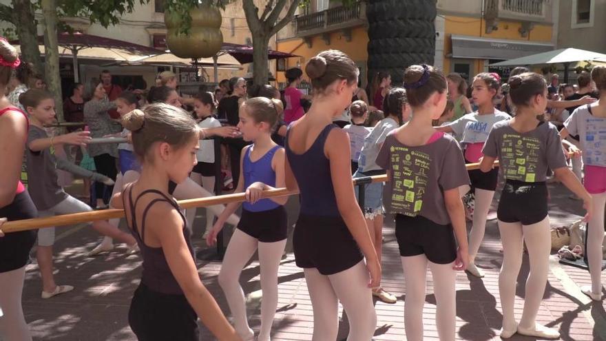 Classe oberta amb Malandain Ballet davant del Museu Dalí de Figueres