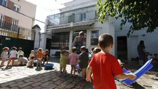 Más de 600 niños se quedan a la espera de una plaza en las guarderías públicas de L’Hospitalet