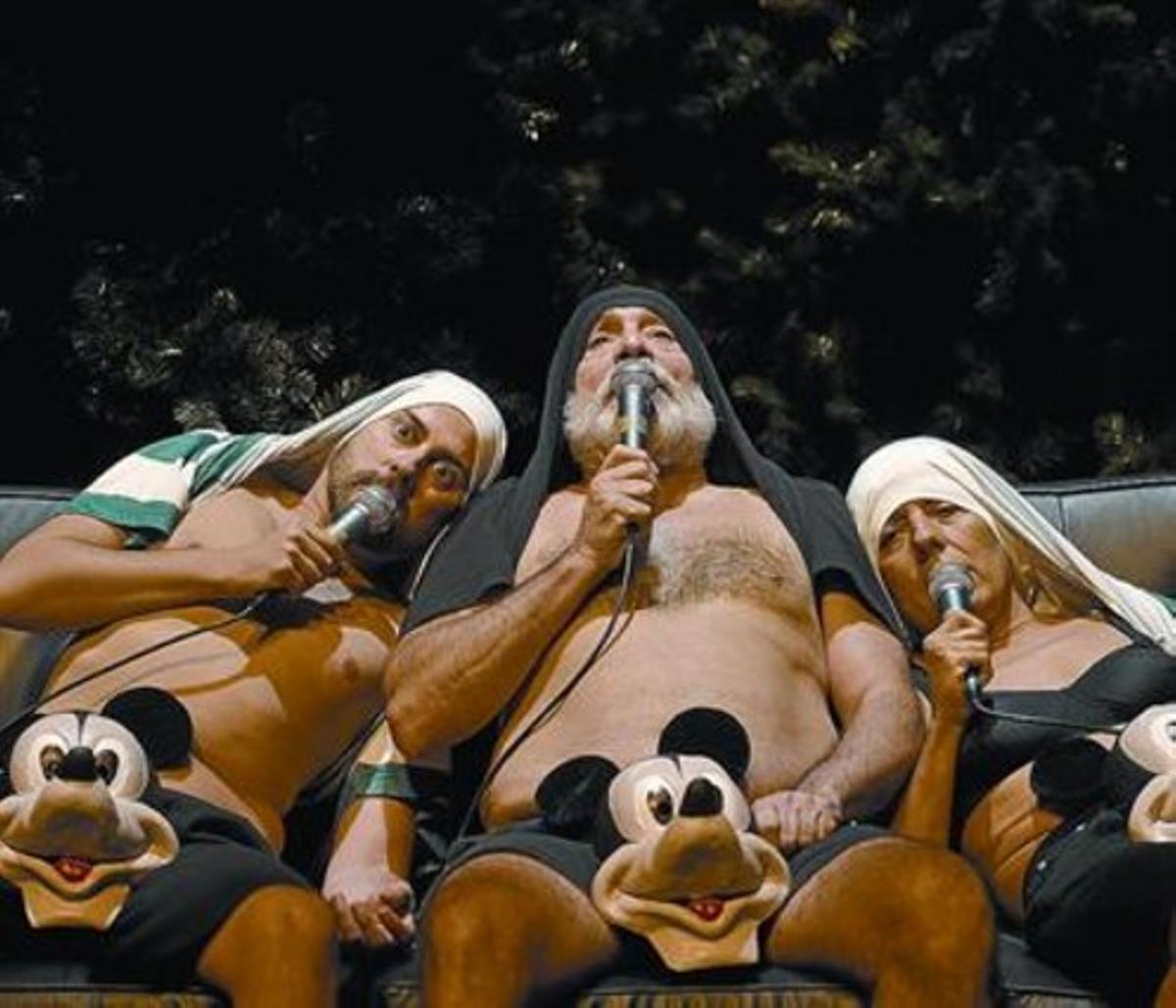 Oriol Guinart, Lluís Marco i Míriam Iscla, en una escena de ’MCBTH (Macbeth)’.