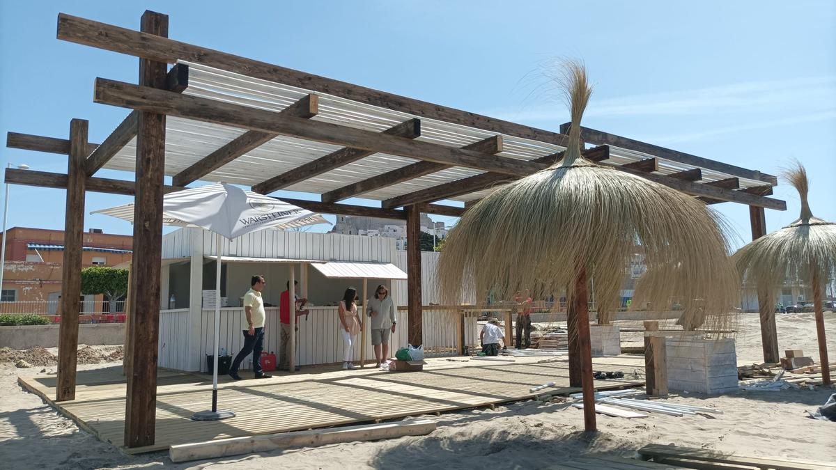 El chiringuito de la playa Sur será el primero en abrir, a principios de junio.