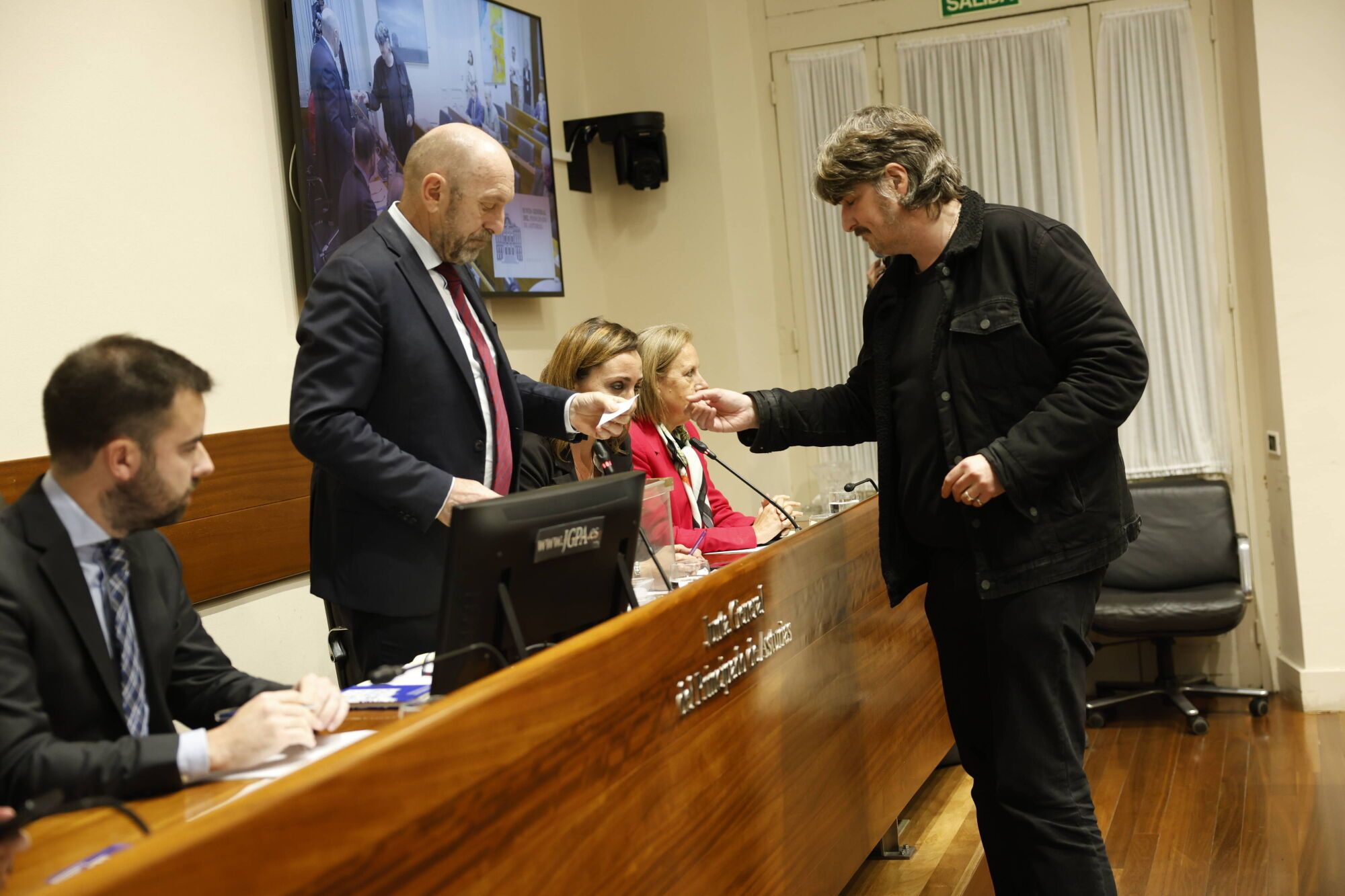 EN IMÁGENES: Así fue la votación para formar la comisión de investigación sobre el accidente minero de Cerredo en  la Junta.