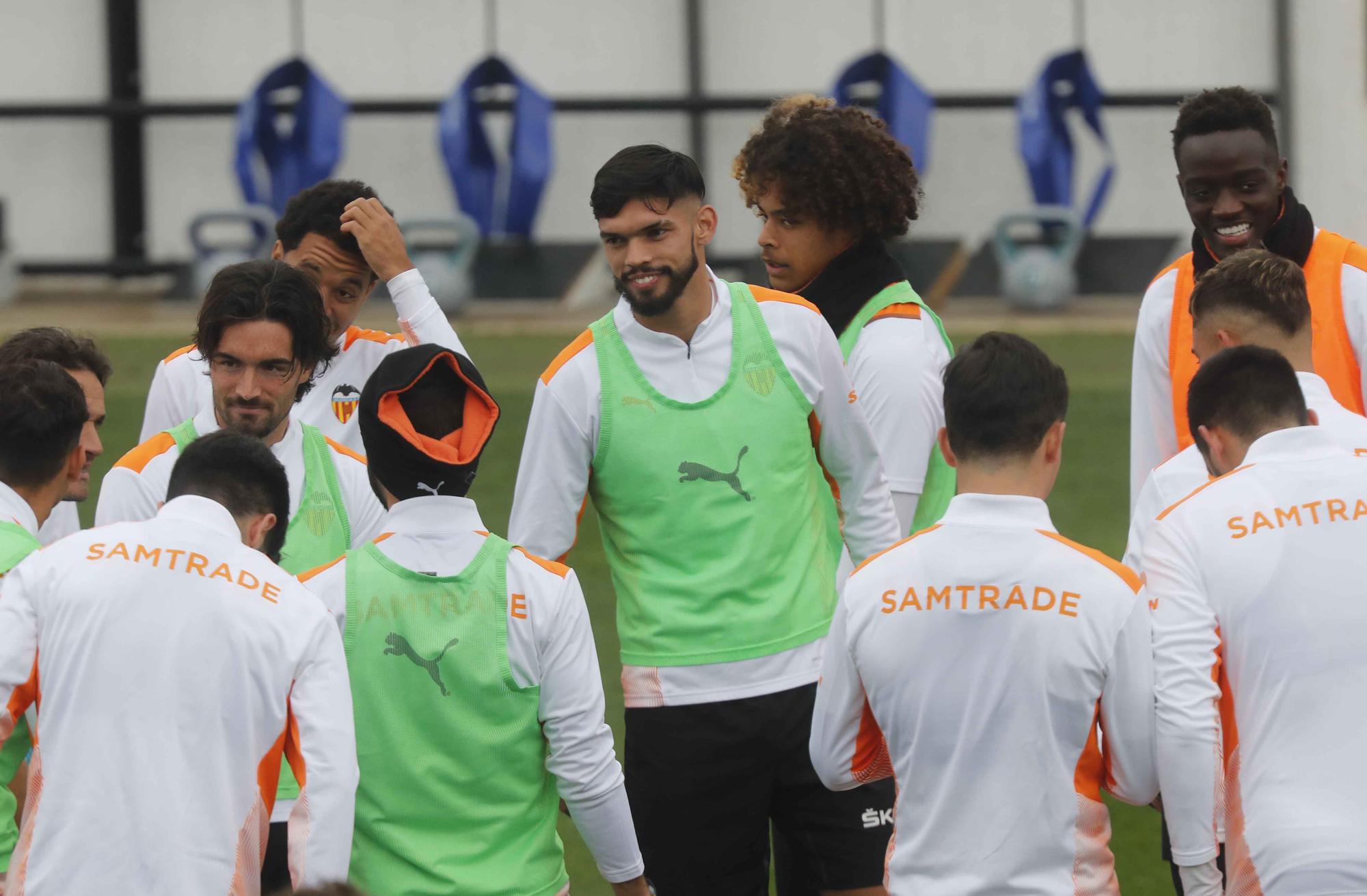 Última sesión antes del partido frente a la Real Sociedad para el Valencia