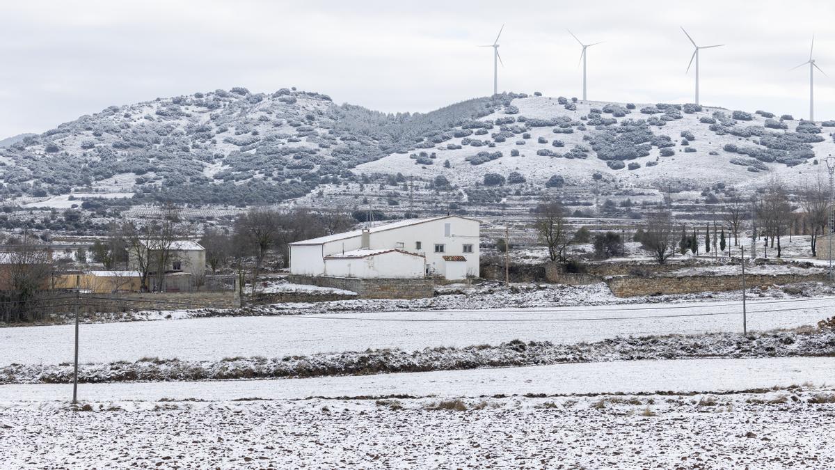 El temporal trae la nieve al interior de Castellón