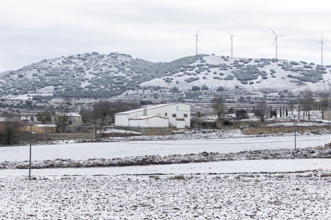 El temporal porta la neu a l’interior de Castelló