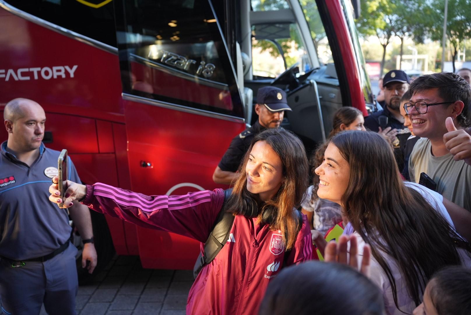 Las campeonas del mundo a su llegada a Córdoba, en imágenes