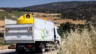 La Diputación de Málaga refuerza la recogida de residuos con 2,7 millones: más de 500 contenedores y cinco nuevos camiones