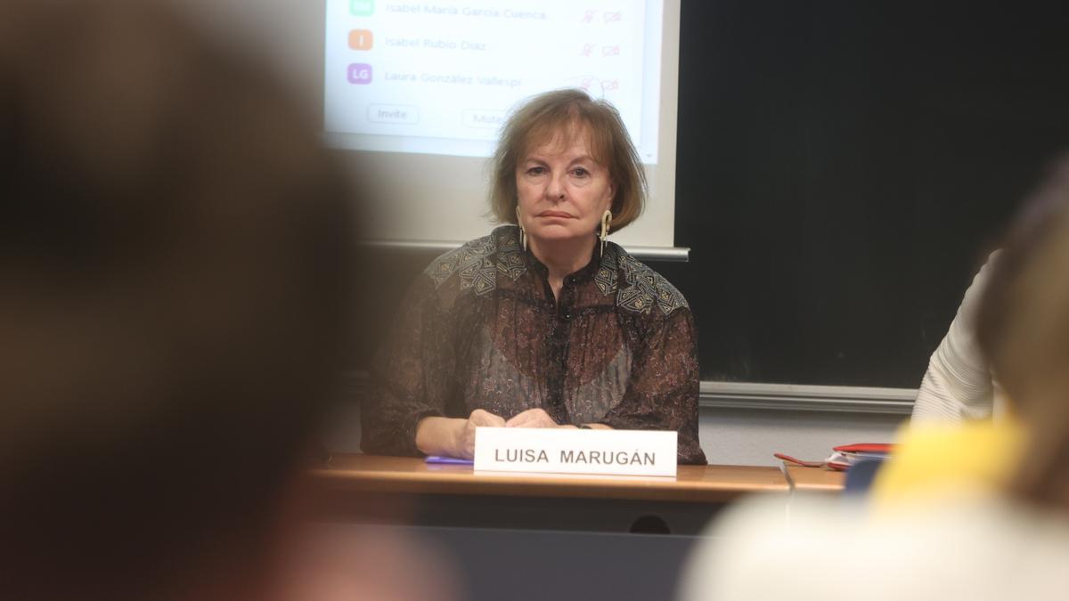 La psicoanalista Luisa Marugán durante su intervención este lunes en la sede de la UA