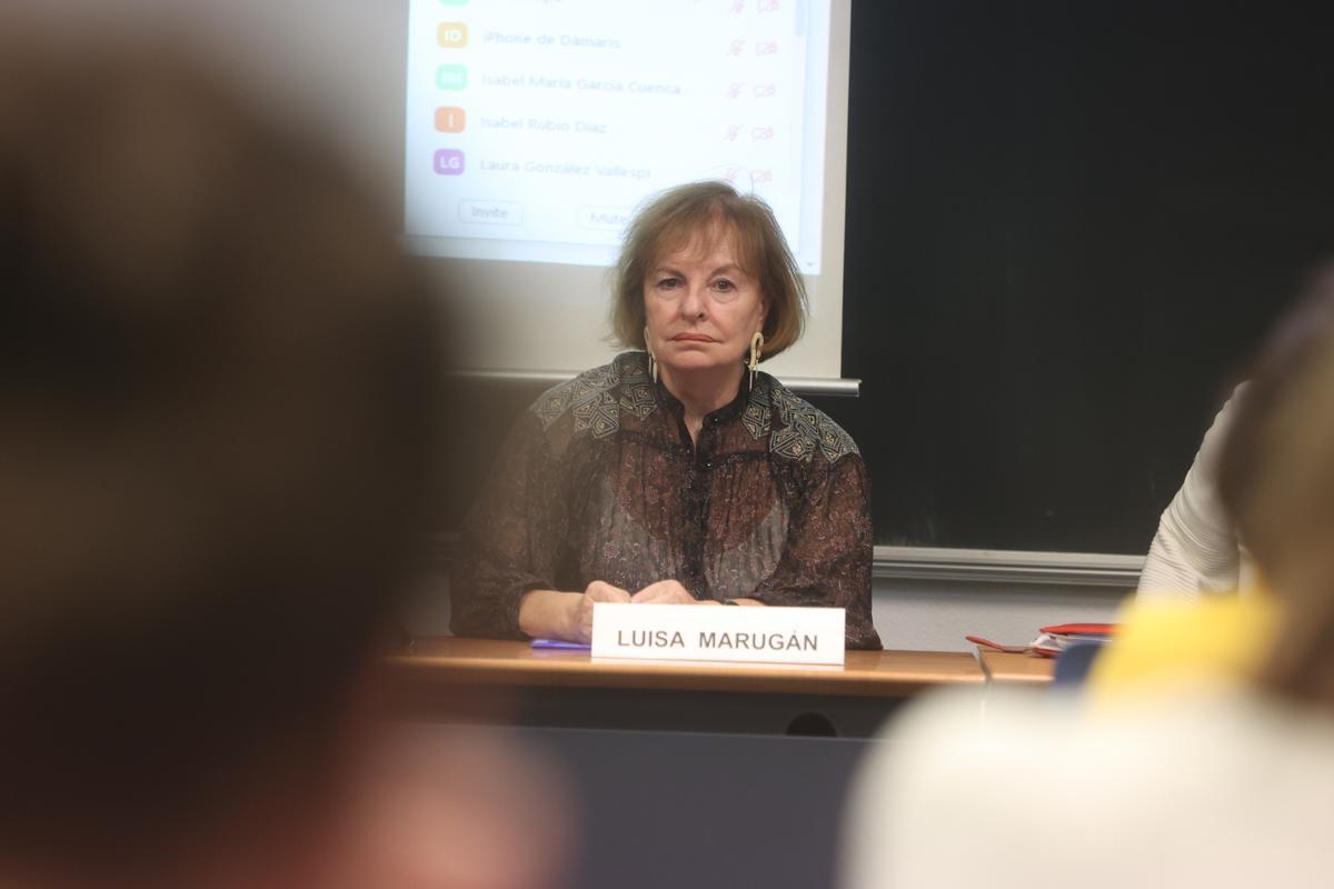 La psicoanalista Luisa Marugán durante su intervención este lunes en la sede de la UA
