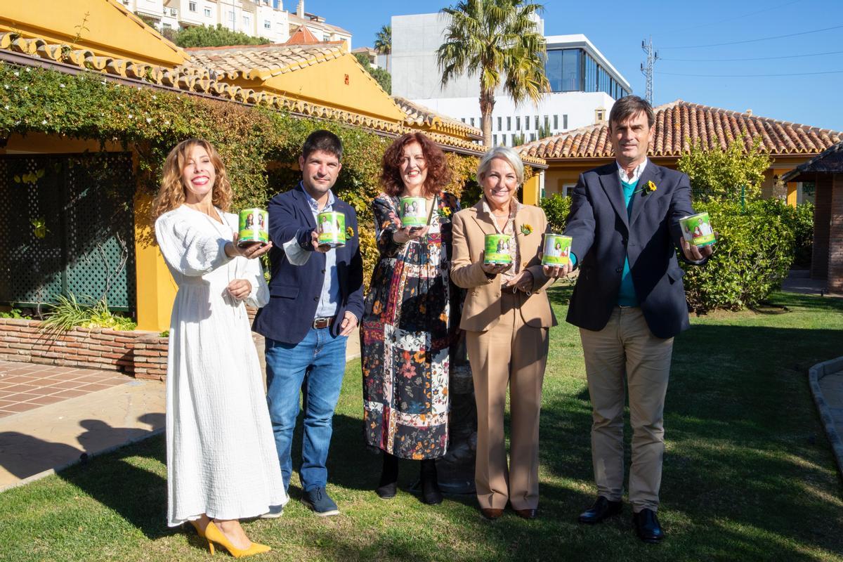 Foto de familia del convenio de colaboración de MainJobs con la Fundación Cudeca.q