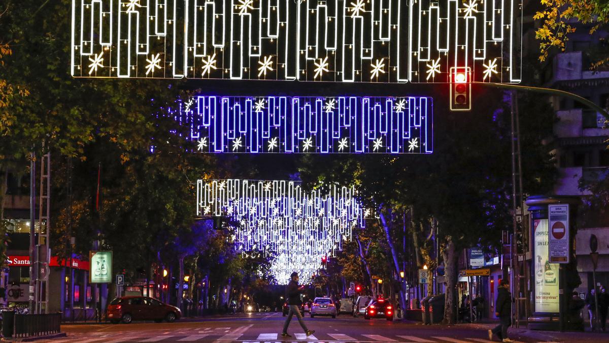 Iluminación navideña en el centro de Córdoba.