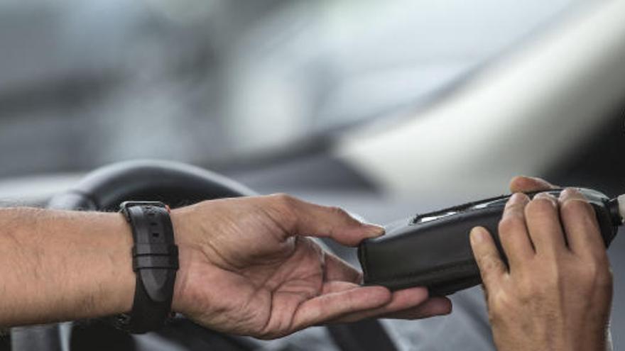 480 euros por conducir su coche bebido y drogado en Sangonera la Verde