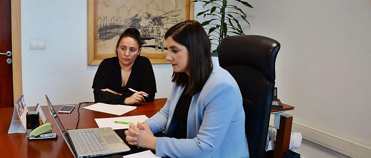 La alcaldesa, Leticia Santos; y la teniente de alcalde, Marta Freire, en una imagen de archivo.   | // G.N.