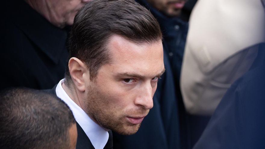 El líder del partido de Le Pen anula su discurso en la convención ultra de EEUU por el gesto nazi de Bannon