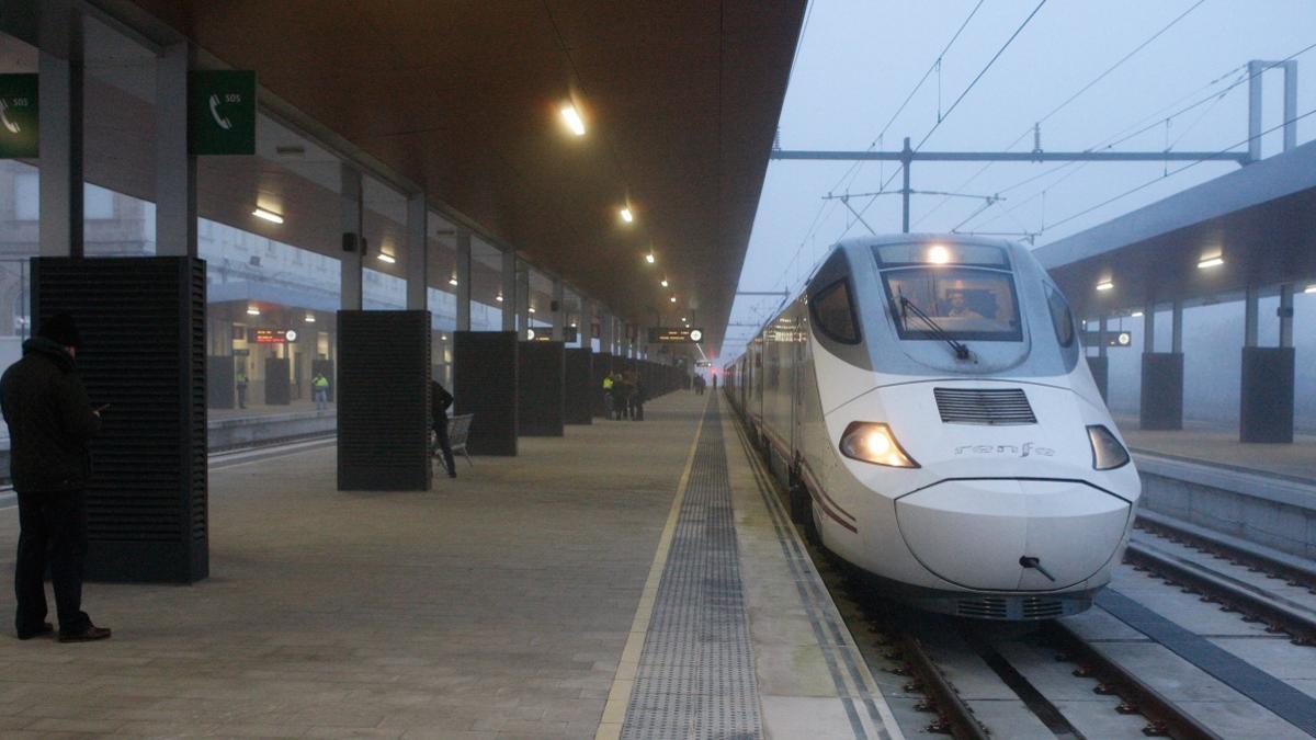 Primer tren de Alta Velocidad que unió Zamora con Madrid