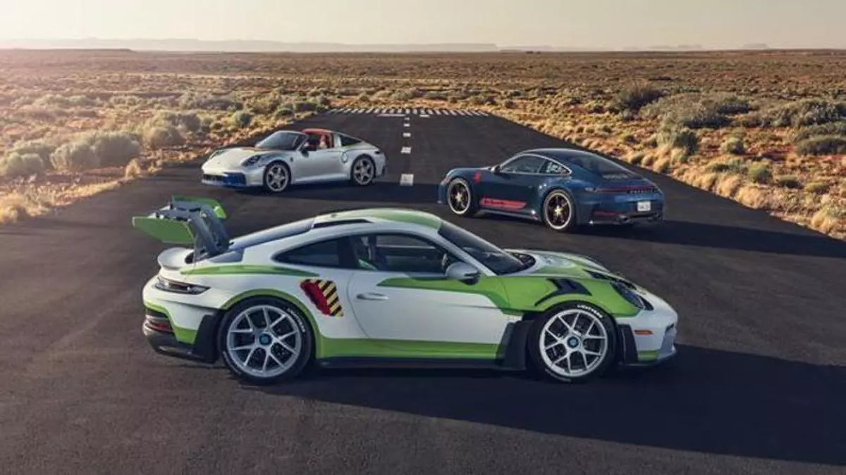 Porsche convierte tres 911 en piezas únicas dedicas a Toy Story 5