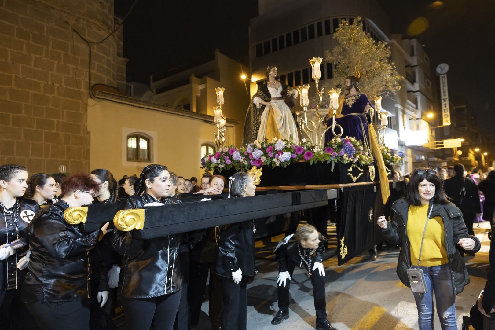 Aquí las imágenes de la Procesión de Lunes Santo en Torrevieja