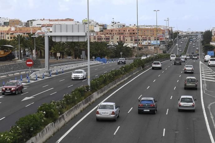 21-04-19 GRAN CANARIA.  AUTOPISTA GC-1. TELDE. Fotos de coches en la autopista. Colas en la autovía de la gente de regreso a casa del sur. Fotos: Juan Castro.  | 21/04/2019 | Fotógrafo: Juan Carlos Castro