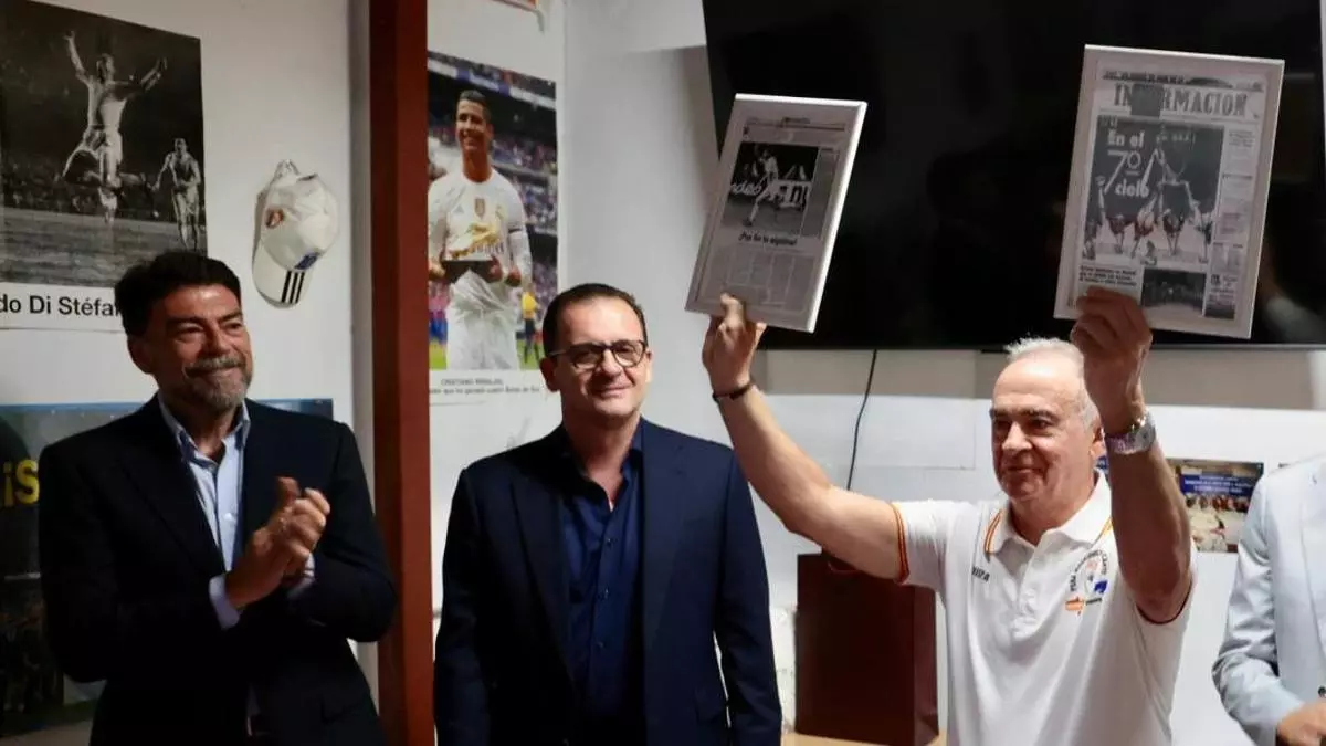 Mijatovic protagoniza la inauguración de una peña madridista en Alicante