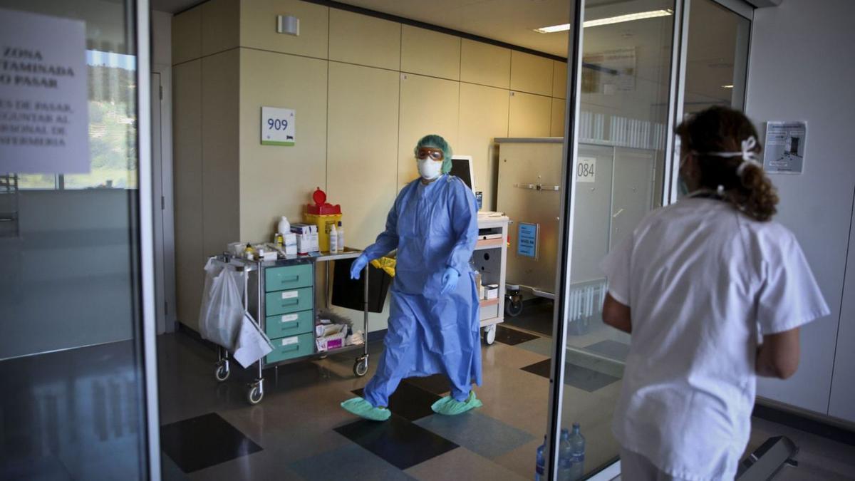 Una de las plantas del Hospital Universitario Central de Asturias (HUCA) destinada a enfermos de covid. | Irma Collín