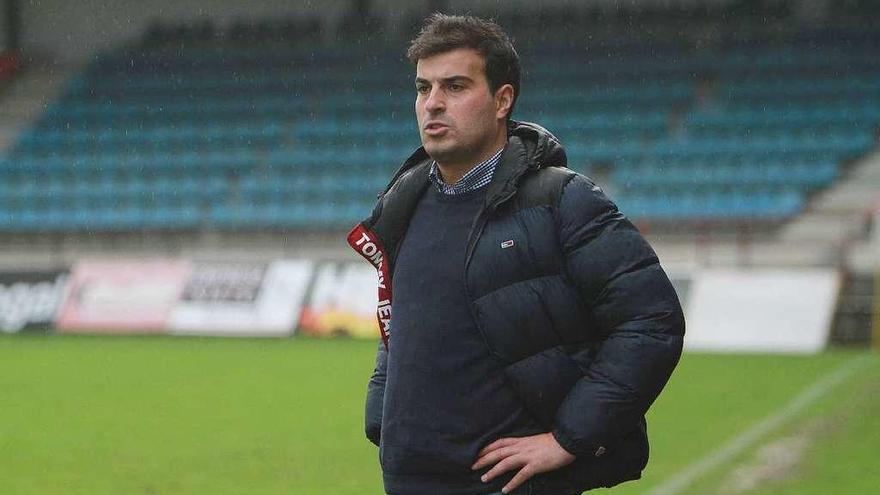 Simón Lamas, durante la última visita del Racing Villalbés al campo de O Couto. // Iñaki Osorio