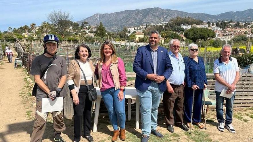 Mijas entrega seis nuevos huertos urbanos a pensionistas y jubilados de la localidad