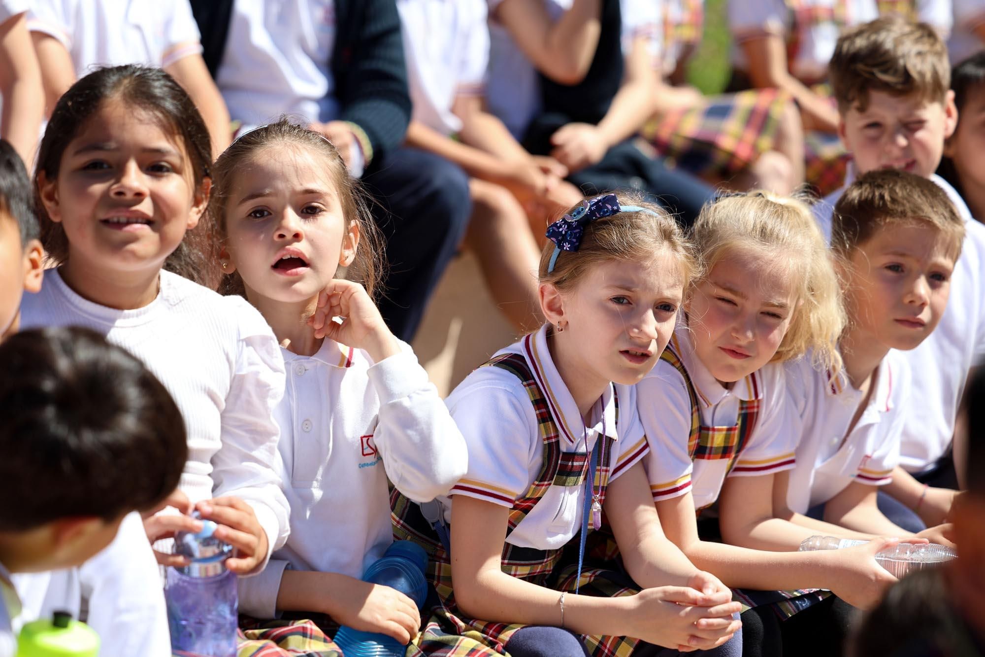 Los escolares de Ibiza visitan la feria Eivissa Medieval