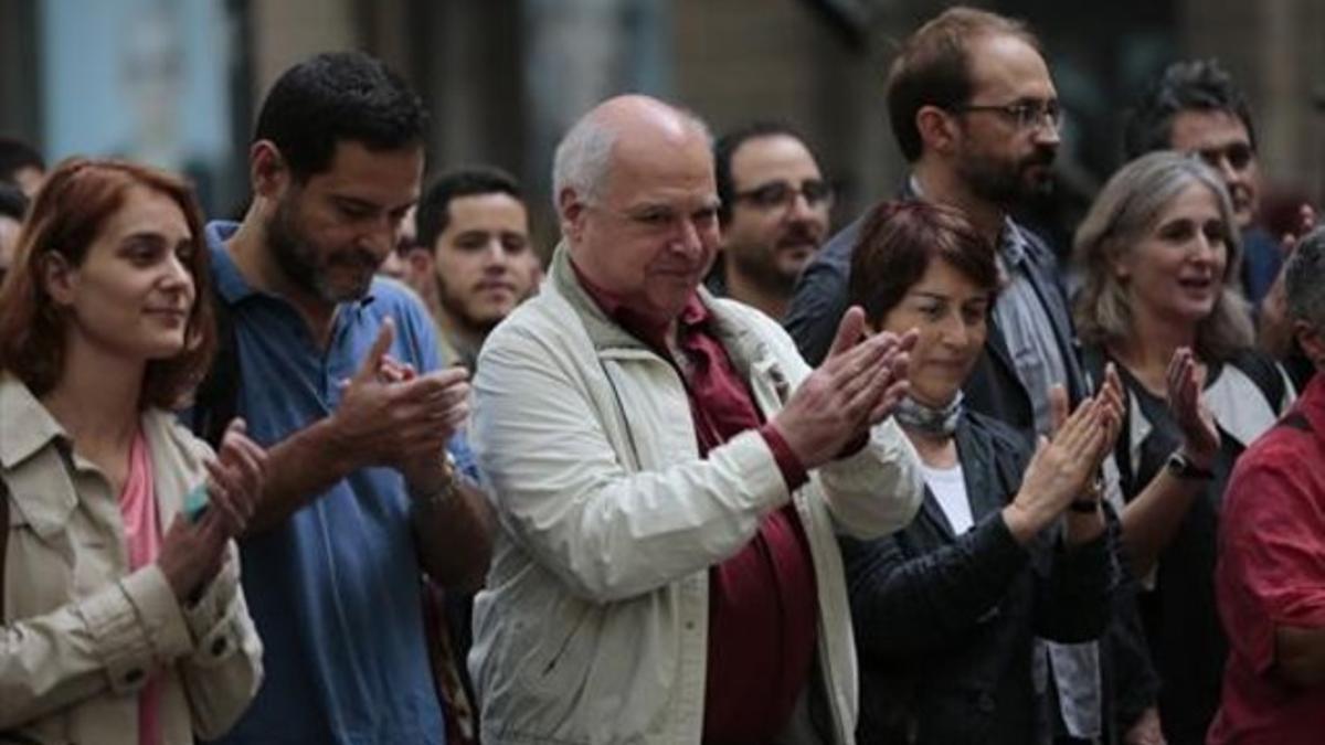 Albiach, Vendrell, Rabell, Lienas, Herrera y Camats, en la ofrenda de Sí que es Pot a Rafael Casanova.