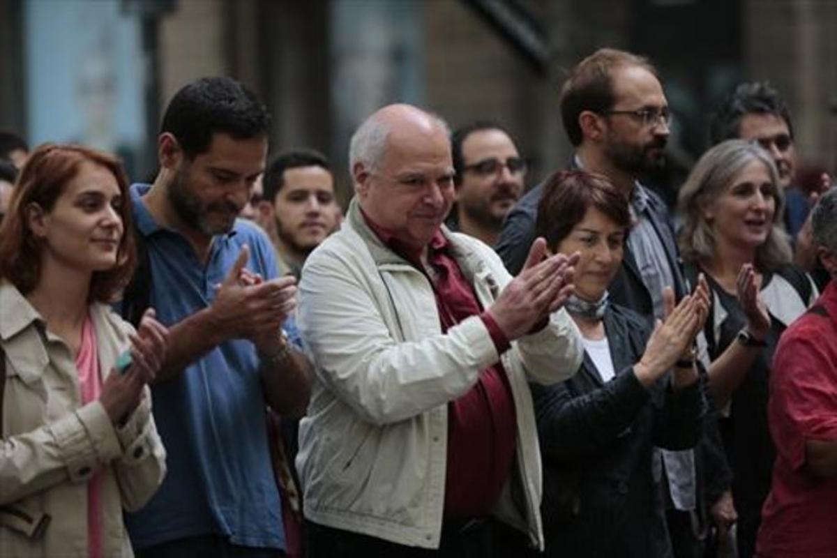 Albiach, Vendrell, Rabell, Lienas, Herrera i Camats, en l’ofrena de Sí que es Pot a Rafael Casanova.