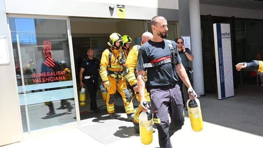 s un incendio en el Hospital de Torrevieja que obliga a evacuar la segunda planta