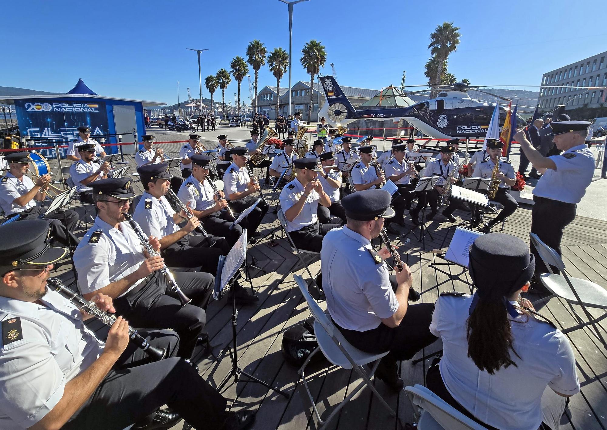 Vigo inaugura con la "Exposición de Medios" las celebraciones del Día de la Policía Nacional