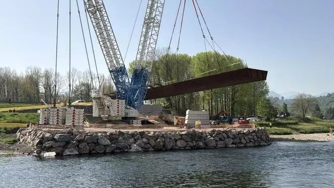 El nuevo puente de Arriondas va tomando forma