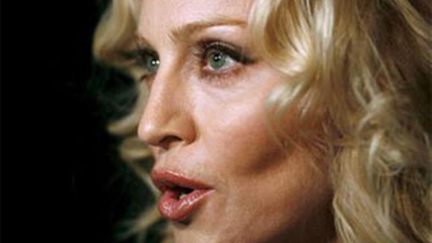 Madonna acusa a la opinión pública de &quot;infligir crueldad&quot; sobre Britney Spears