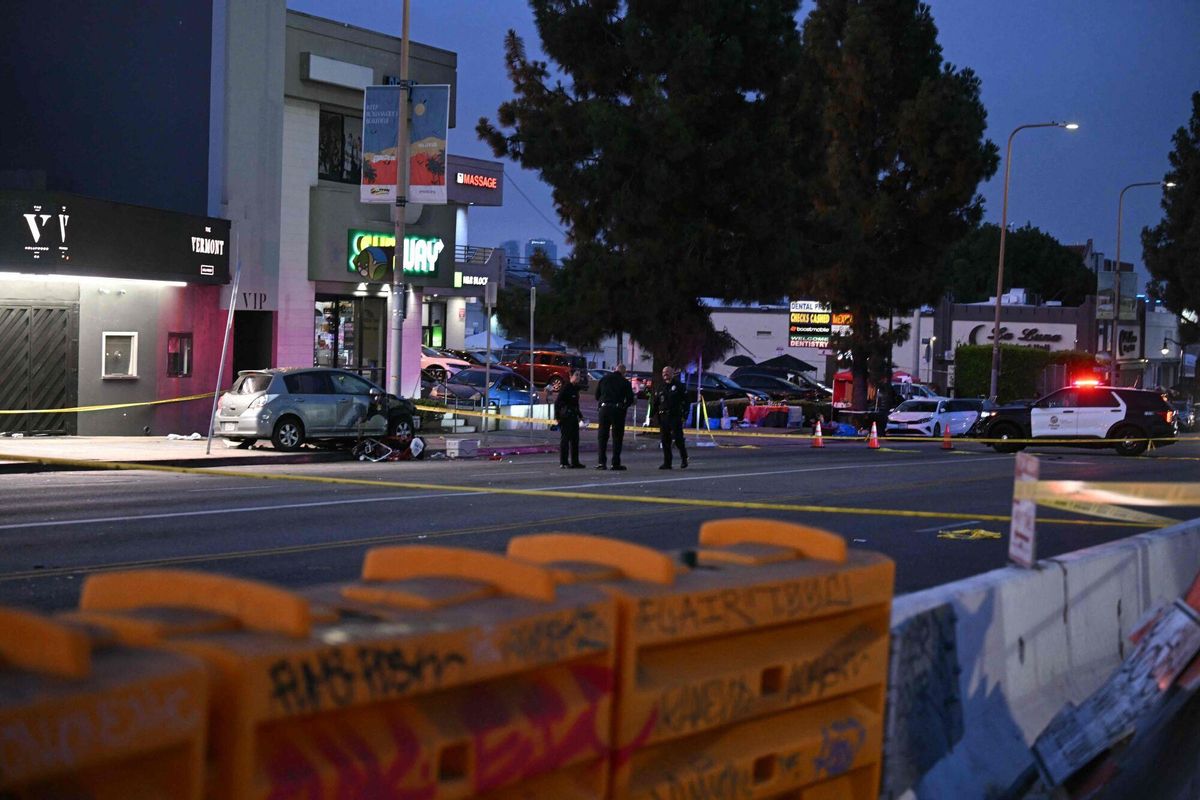 Un atropellament intencionat causa 30 ferits davant un club a Los Angeles
