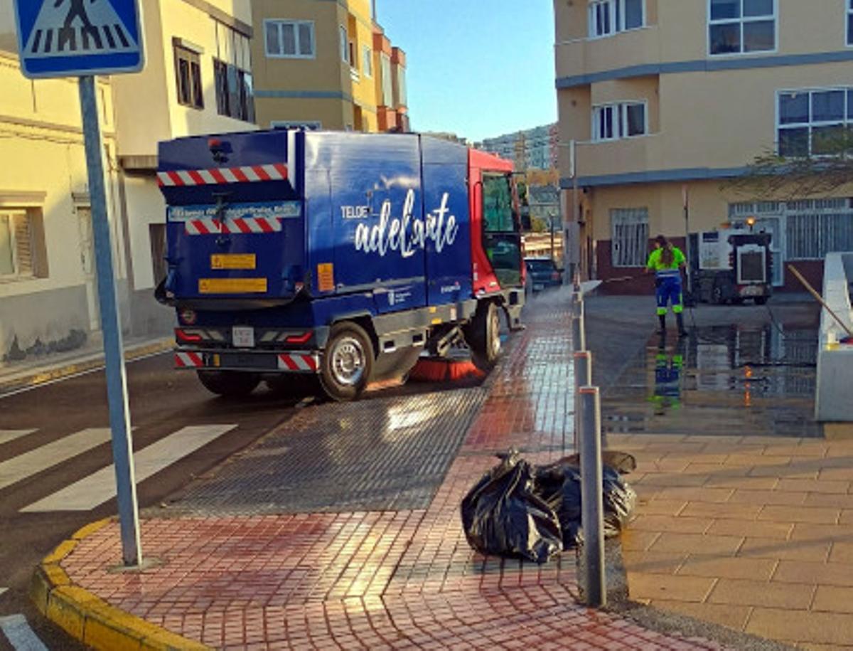 Imagen del servicio de limpieza urbana de Telde.