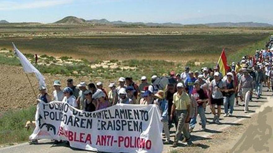 Cientos de personas piden en Bardenas el desmantelamiento del polígono de tiro