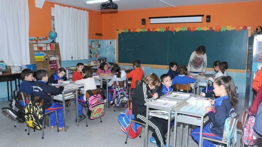 Alumnos del colegio El Pilar, en una de sus clases sobre vida saludable.