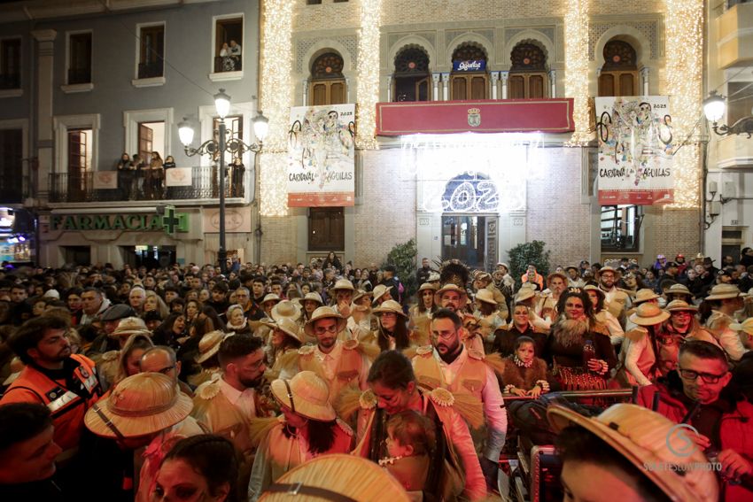 Suelta de la Mussona en el Carnaval de Águilas