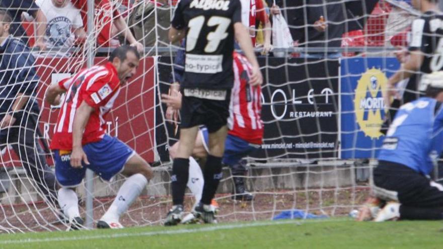 Kiko Ratón marcant el gol del penal del 2010