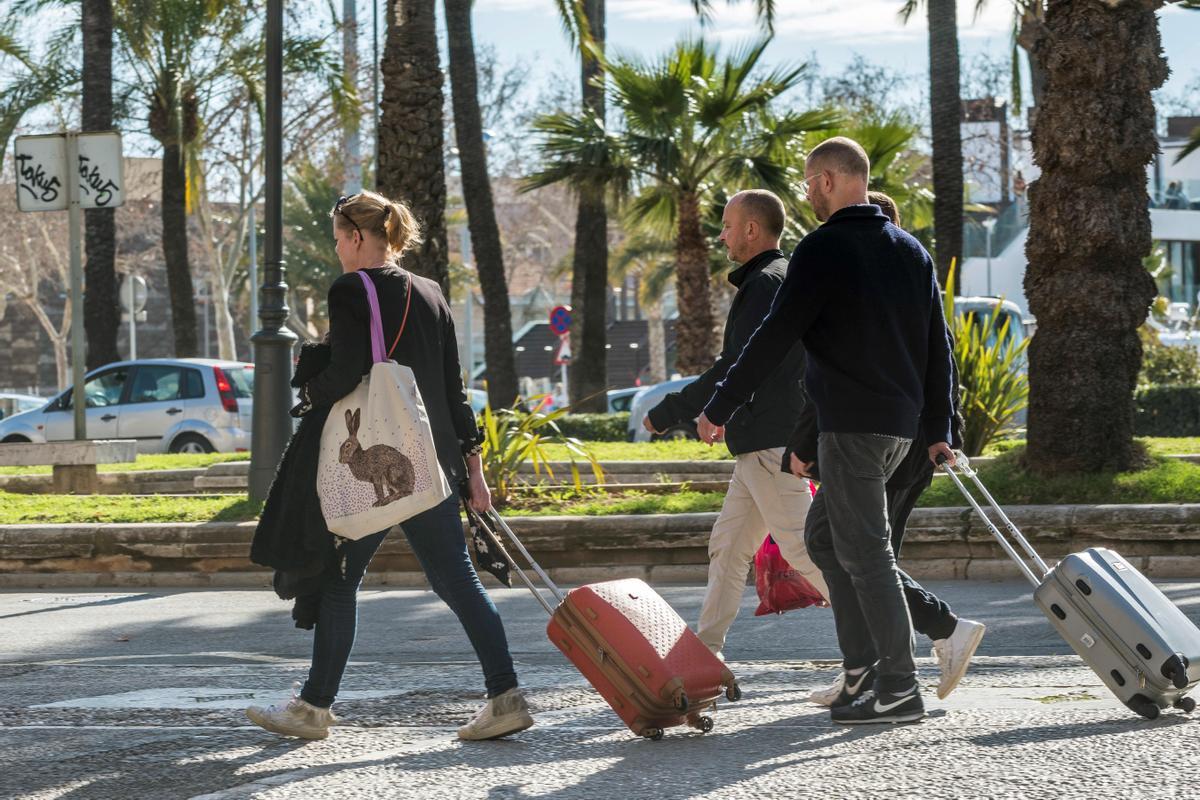  Turistas en el centro de Palma de Mallorca