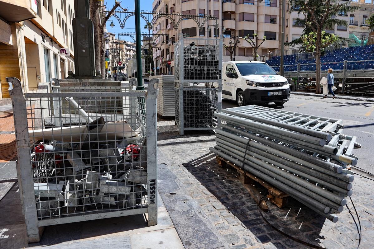 Trabajos de montaje de las gradas