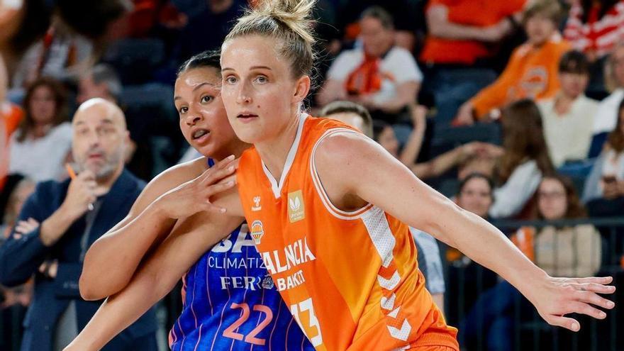 Fiebich y el festival de triples empujan a un nuevo triunfo taronja