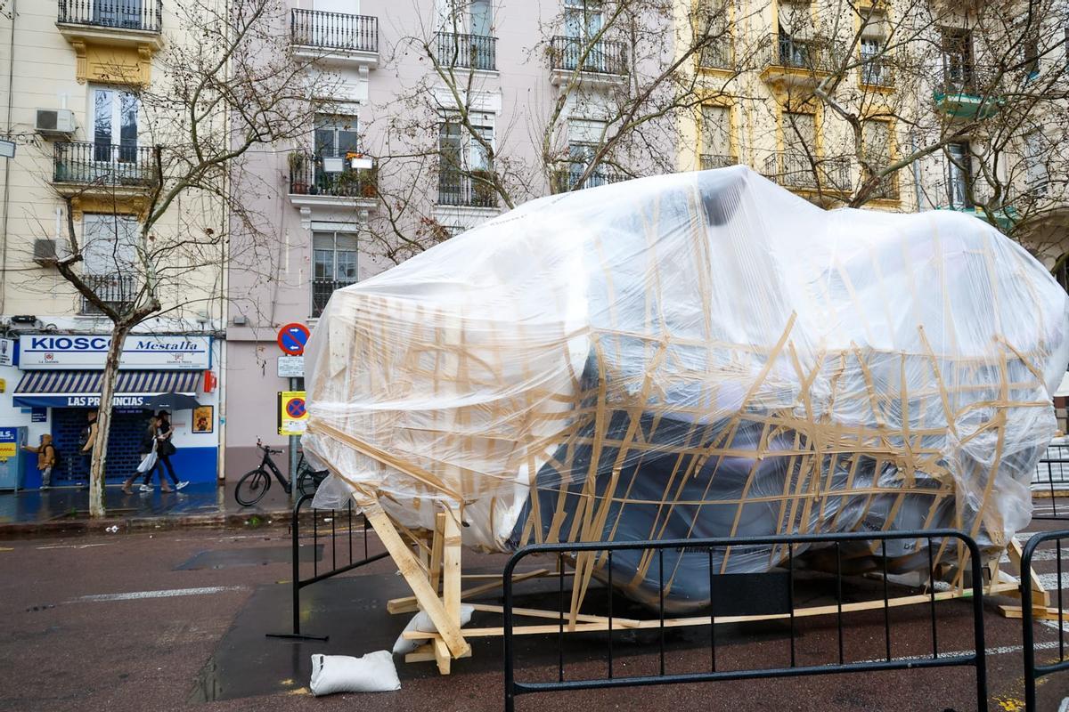 Las primeras piezas de la falla Exposición  ya están en la calle