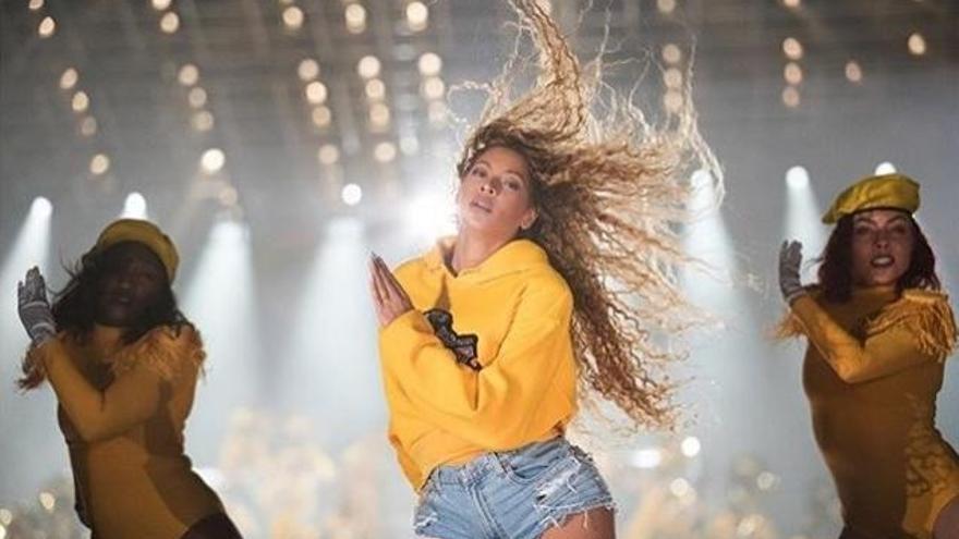 Twitter se rinde a la joven que clava el baile de Beyonce