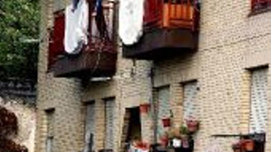 El fiscal pide el desalojo de los ocupantes de pisos de Granada