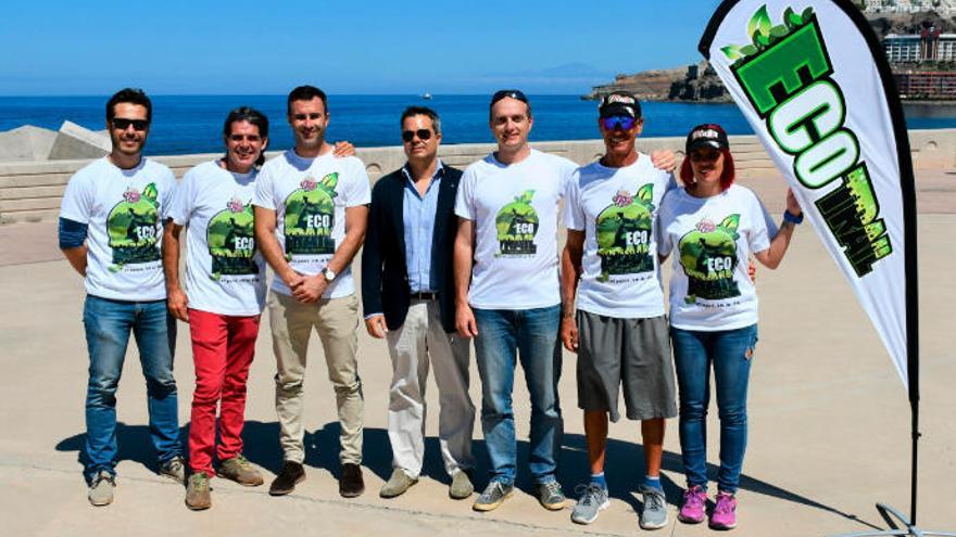 Presentación de la carrera Eco Trail Lomas de Taurito en la playa de Amadores.