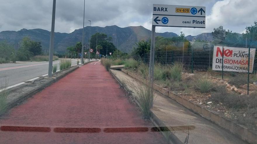 Una pancarta de rechazo a la planta de biomasa en Marxuquera.