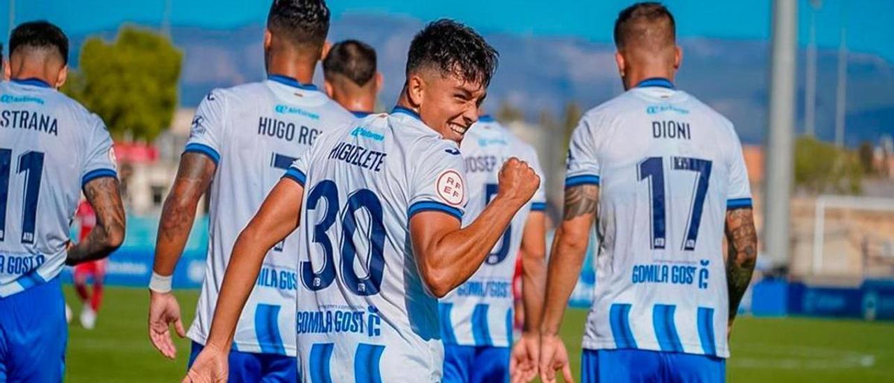 Miguelete celebra su gol ante el Numancia.