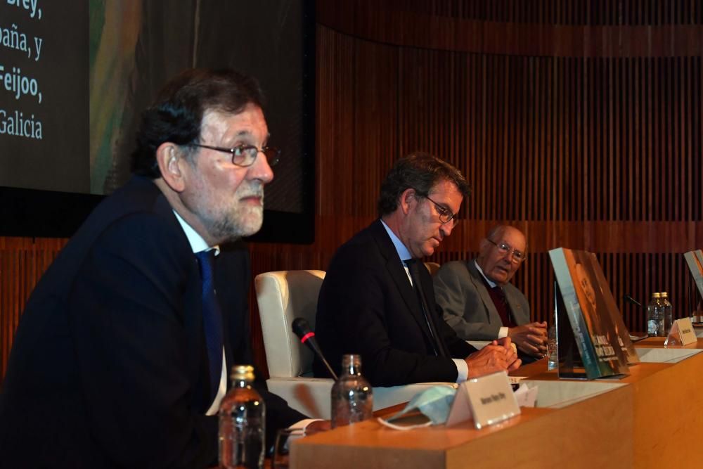 Libro de Romay Beccaría con Feijóo y Rajoy