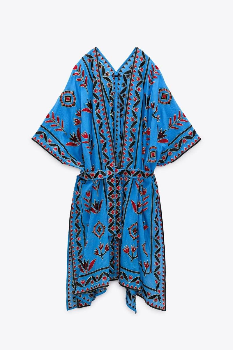 Kimono bordados azul de Zara